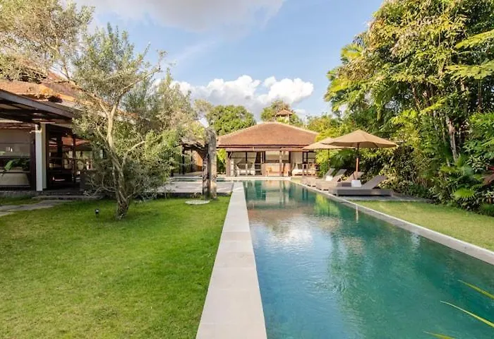 Luxury 4br W Pool & 5 Mins To * Seminyak