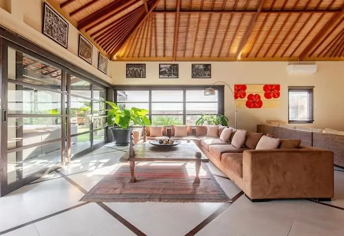 Luxury 4br W Pool & 5 Mins To *