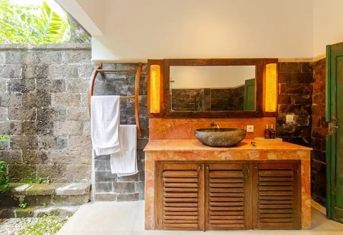 Luxury 4br W Pool & 5 Mins To * Seminyak